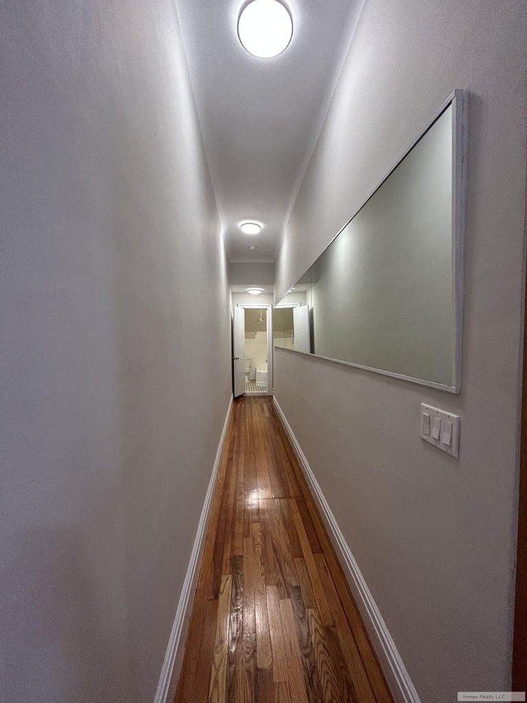318 W 106th Street - Photo 5