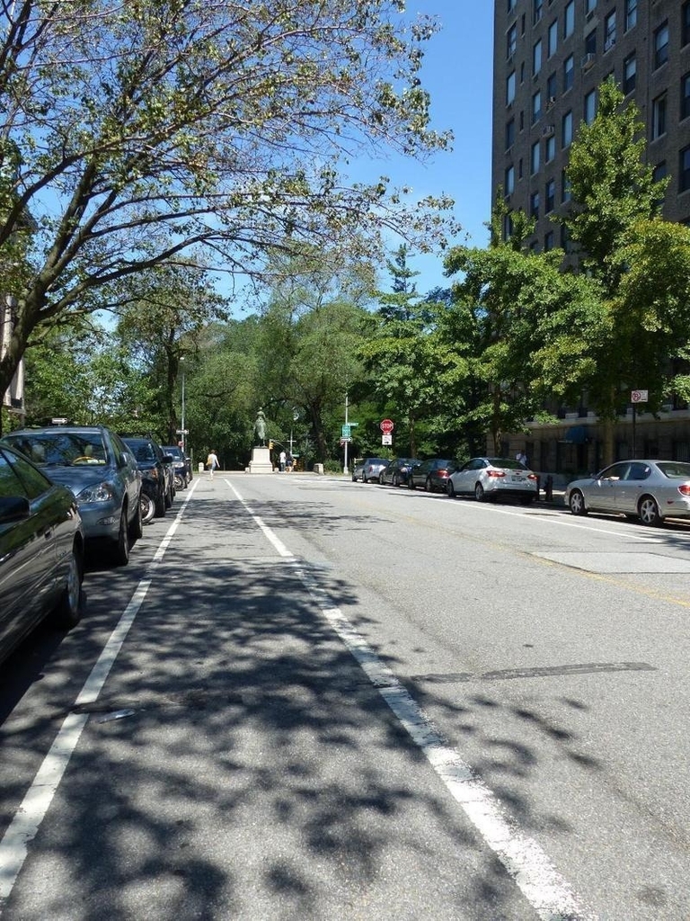 318 W 106th Street - Photo 10