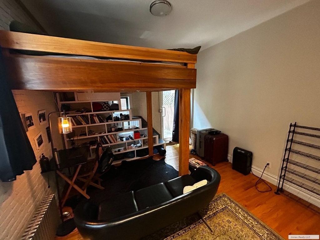 318 W 106th Street - Photo 16