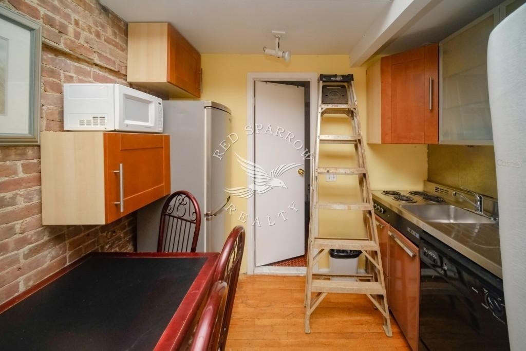 67 W 83rd Street - Photo 7