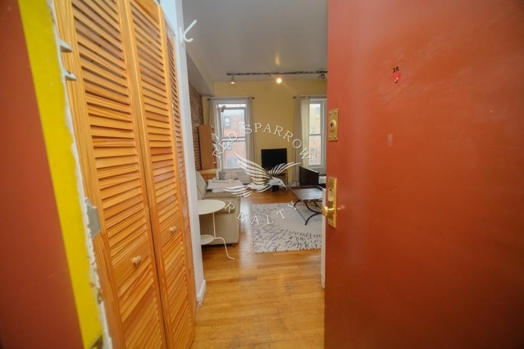 67 W 83rd Street - Photo 6