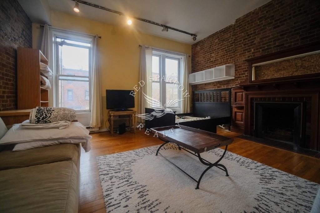 67 W 83rd Street - Photo 0