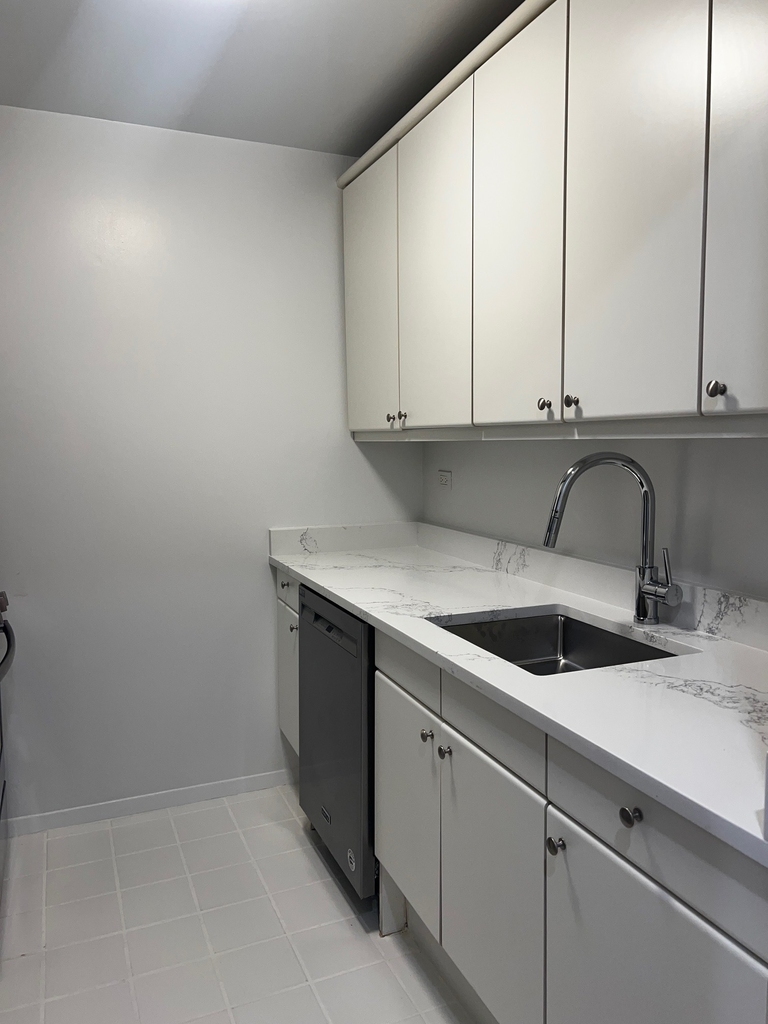 106 Central Park S - Photo 7