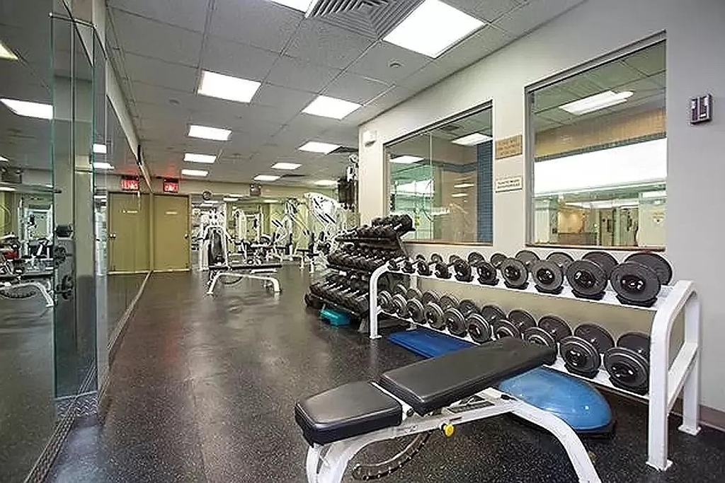 250 E 40th Street - Photo 11