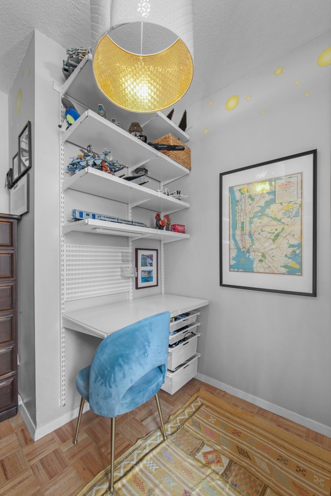 250 E 40th Street - Photo 8