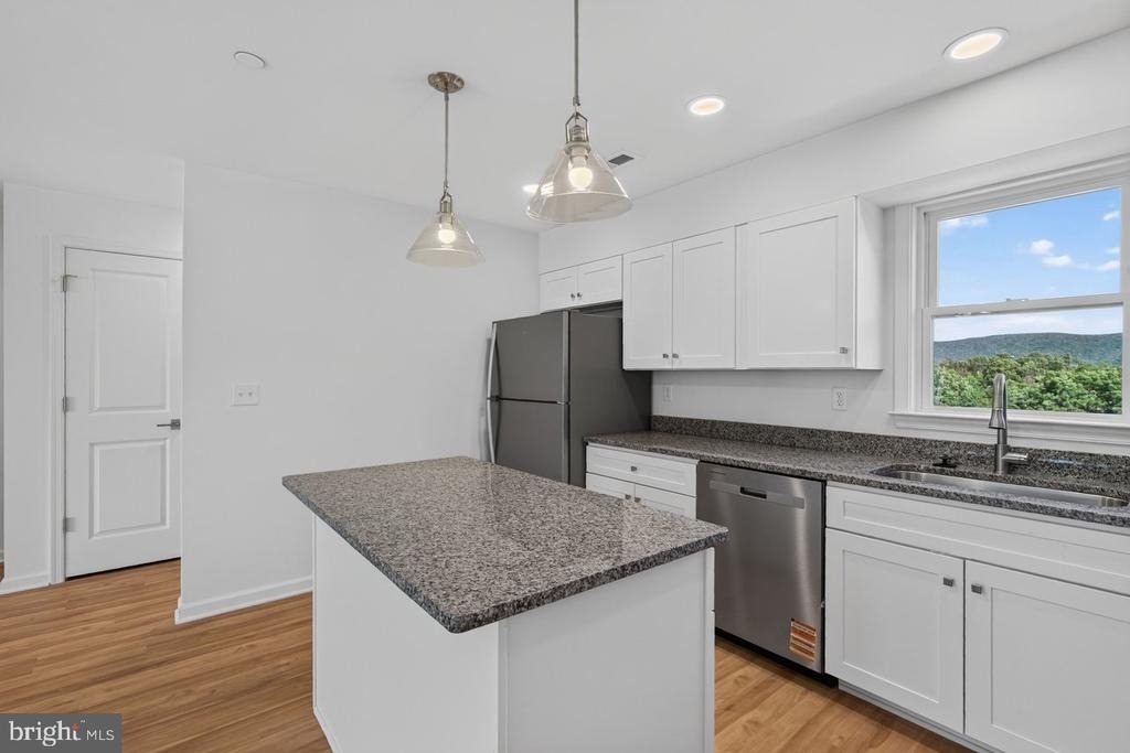 963 Woodstock Commons Drive - Photo 4