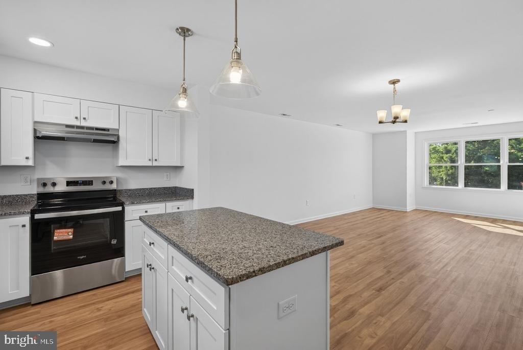 965 Woodstock Commons Drive - Photo 6