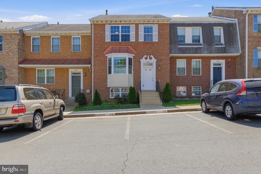 46601 Carriage Court - Photo 1