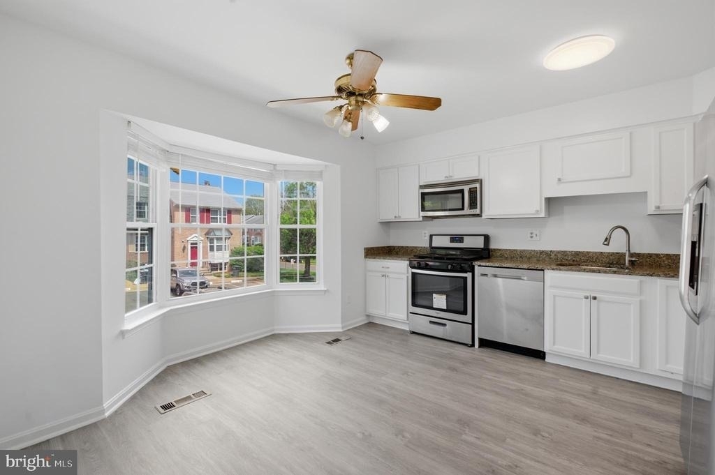 46601 Carriage Court - Photo 4