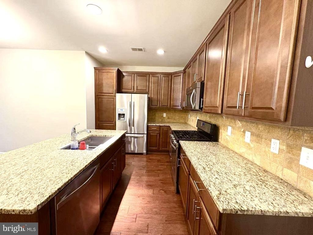 42797 Burrell Square - Photo 4