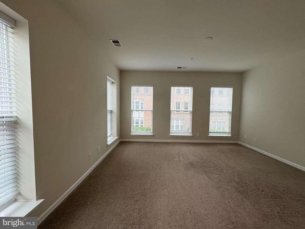 42797 Burrell Square - Photo 15