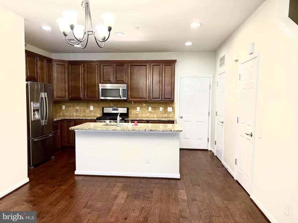42797 Burrell Square - Photo 2