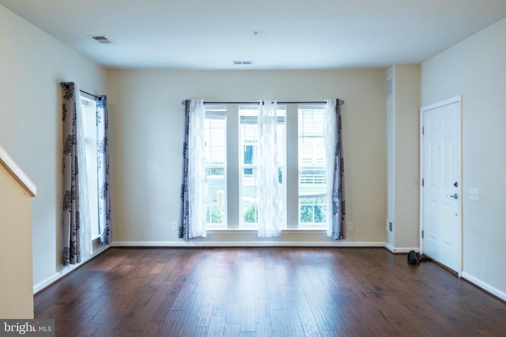 42797 Burrell Square - Photo 17