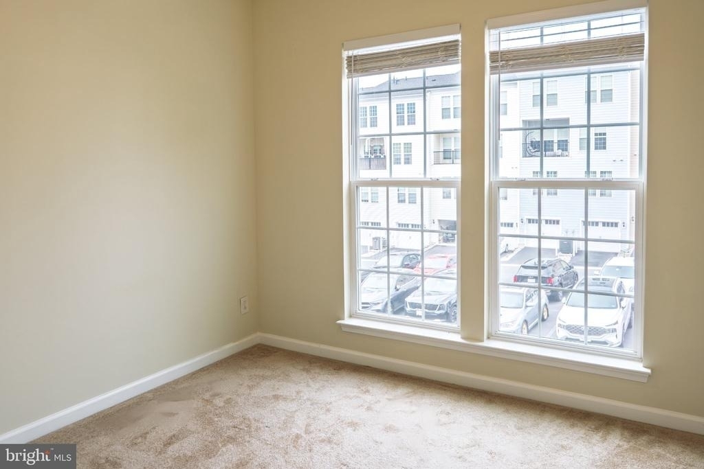 42797 Burrell Square - Photo 21