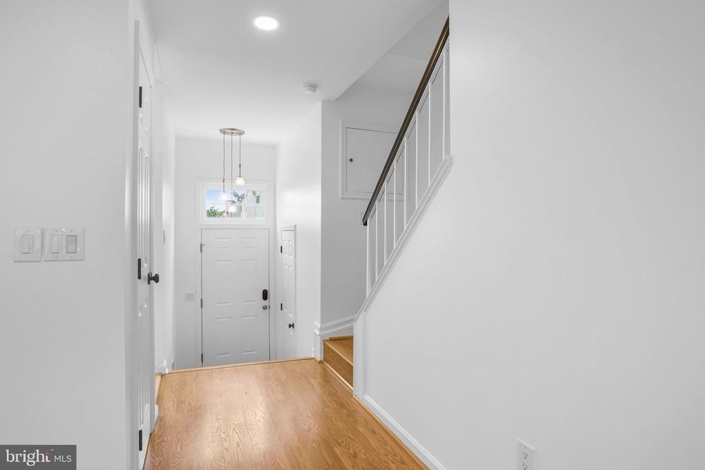 423 Mcdaniel Drive - Photo 3