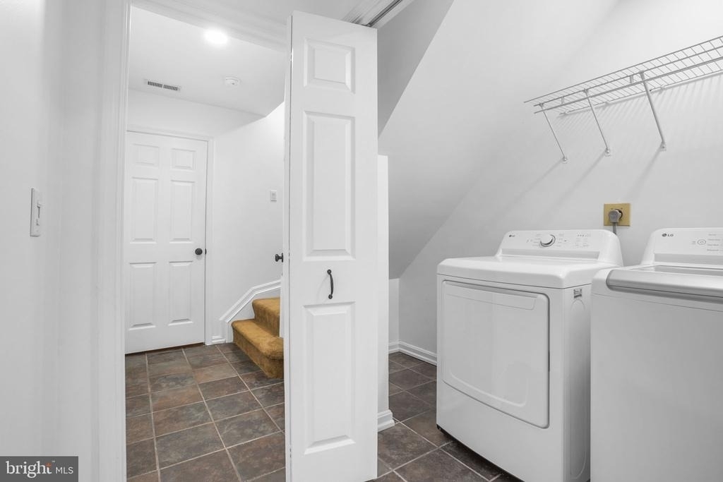 423 Mcdaniel Drive - Photo 33