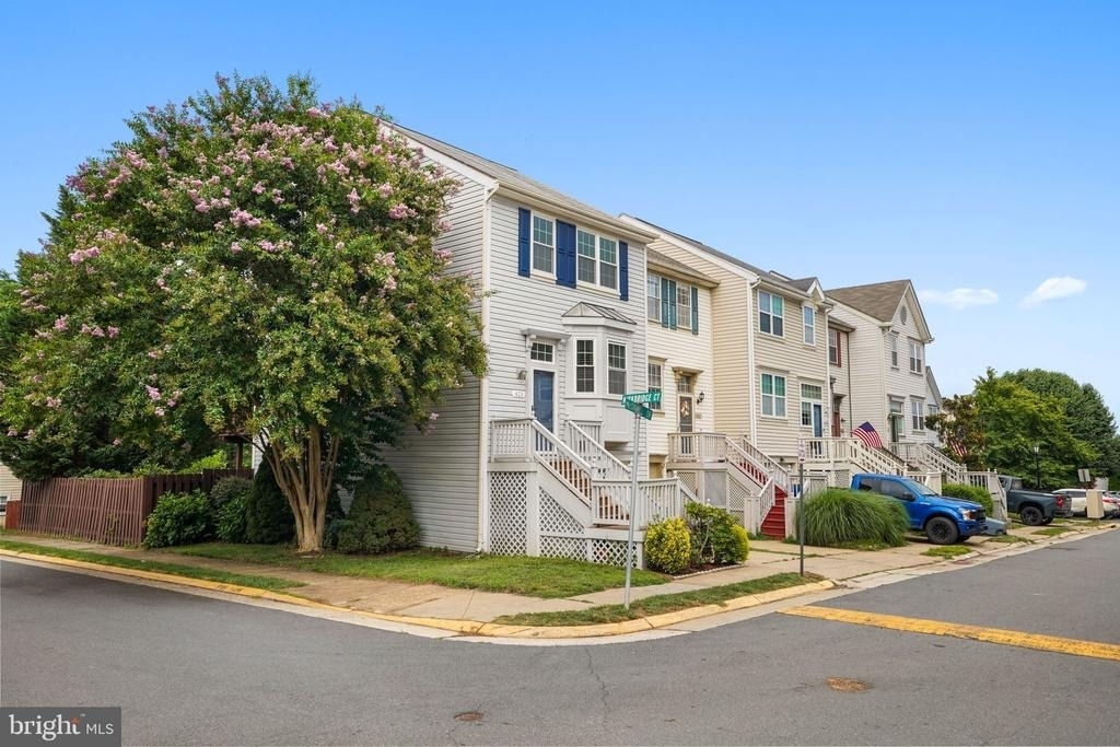 423 Mcdaniel Drive - Photo 1