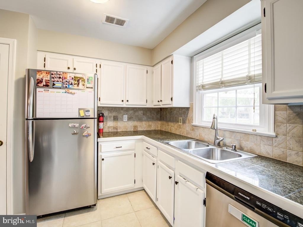 7112 Lake Cove Drive - Photo 18