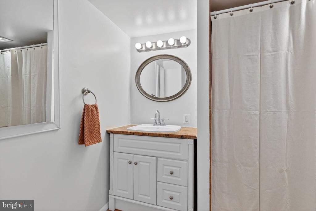 2059 Huntington Avenue - Photo 11
