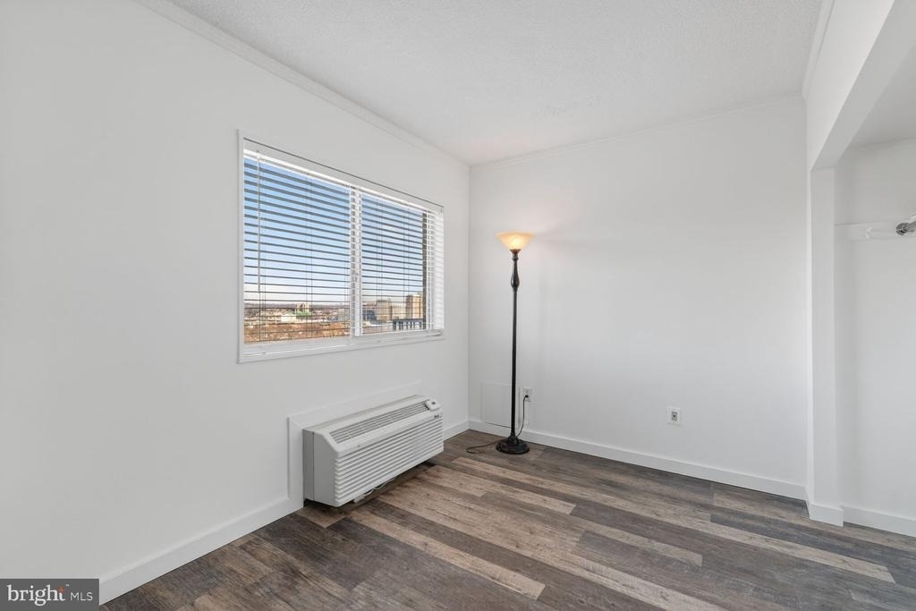 2059 Huntington Avenue - Photo 7