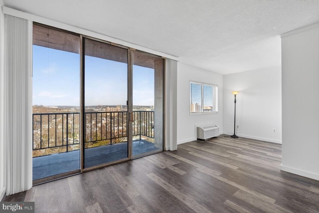 2059 Huntington Avenue - Photo 6
