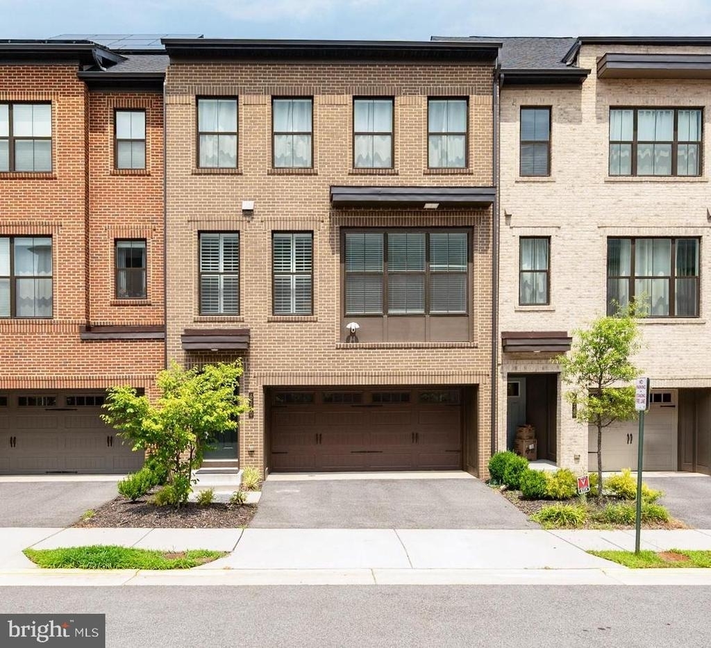 6230 Almerico Place - Photo 1