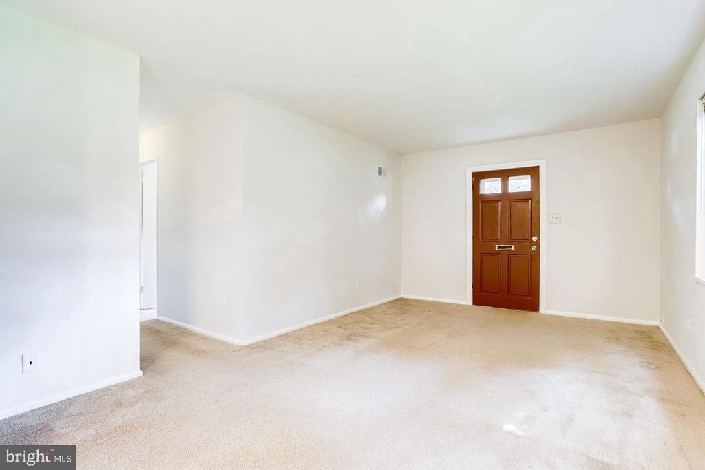 1922 Anderson Road - Photo 2