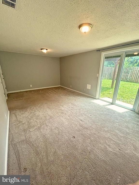 715 Acorn Court - Photo 1
