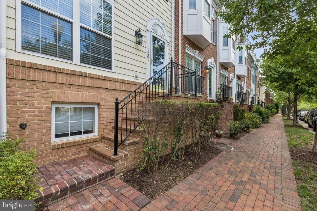 126 Cameron Station Boulevard - Photo 2