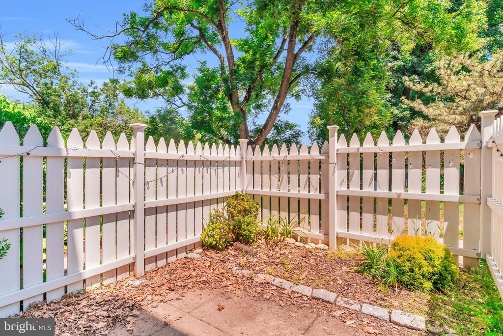 4635 28th Road S - Photo 4
