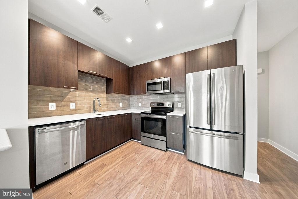 989 S Buchanan Street - Photo 4