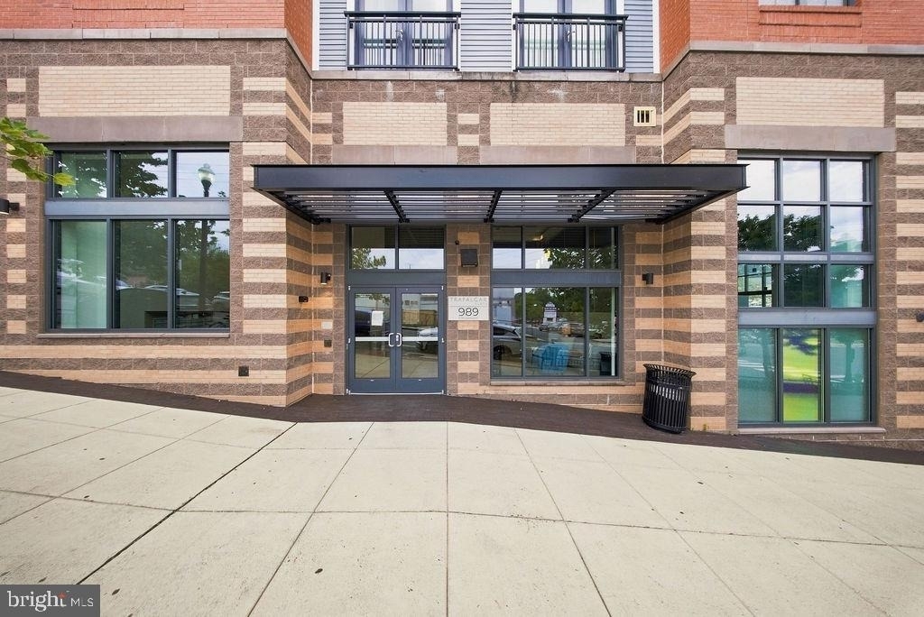 989 S Buchanan Street - Photo 1