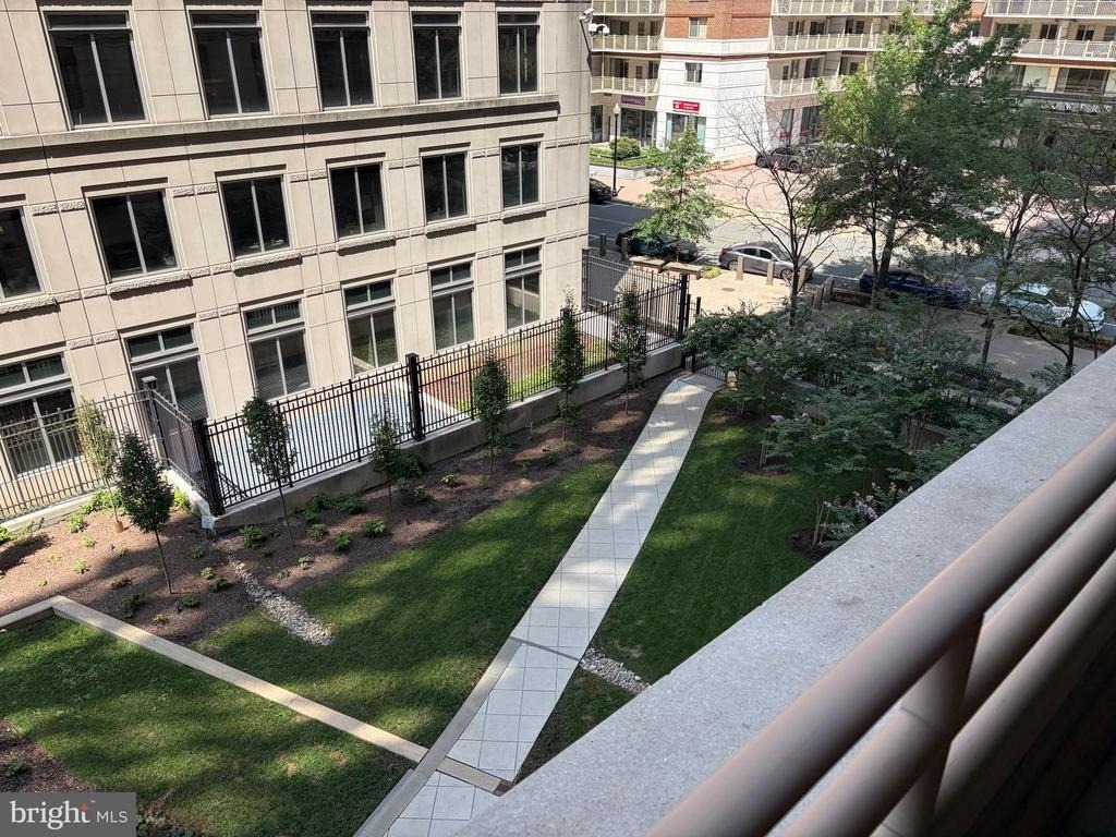 888 N Quincy Street - Photo 29