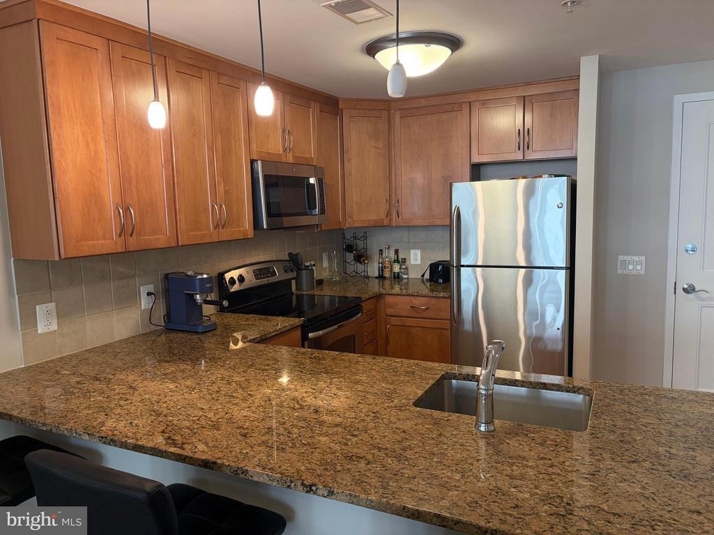 888 N Quincy Street - Photo 5