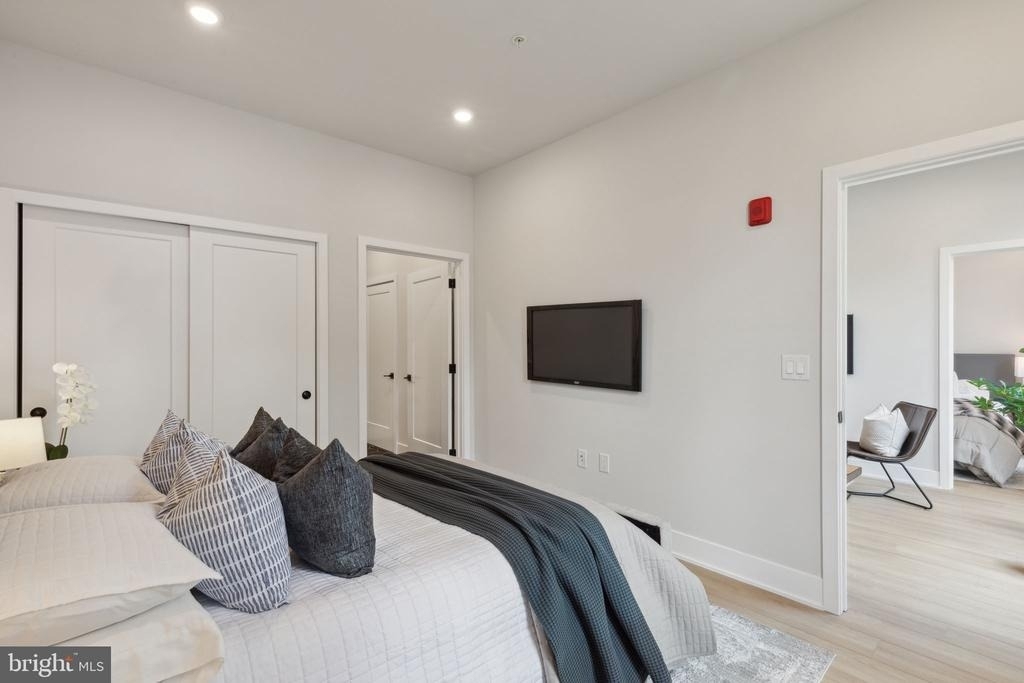 6910 Ridge Avenue - Photo 15