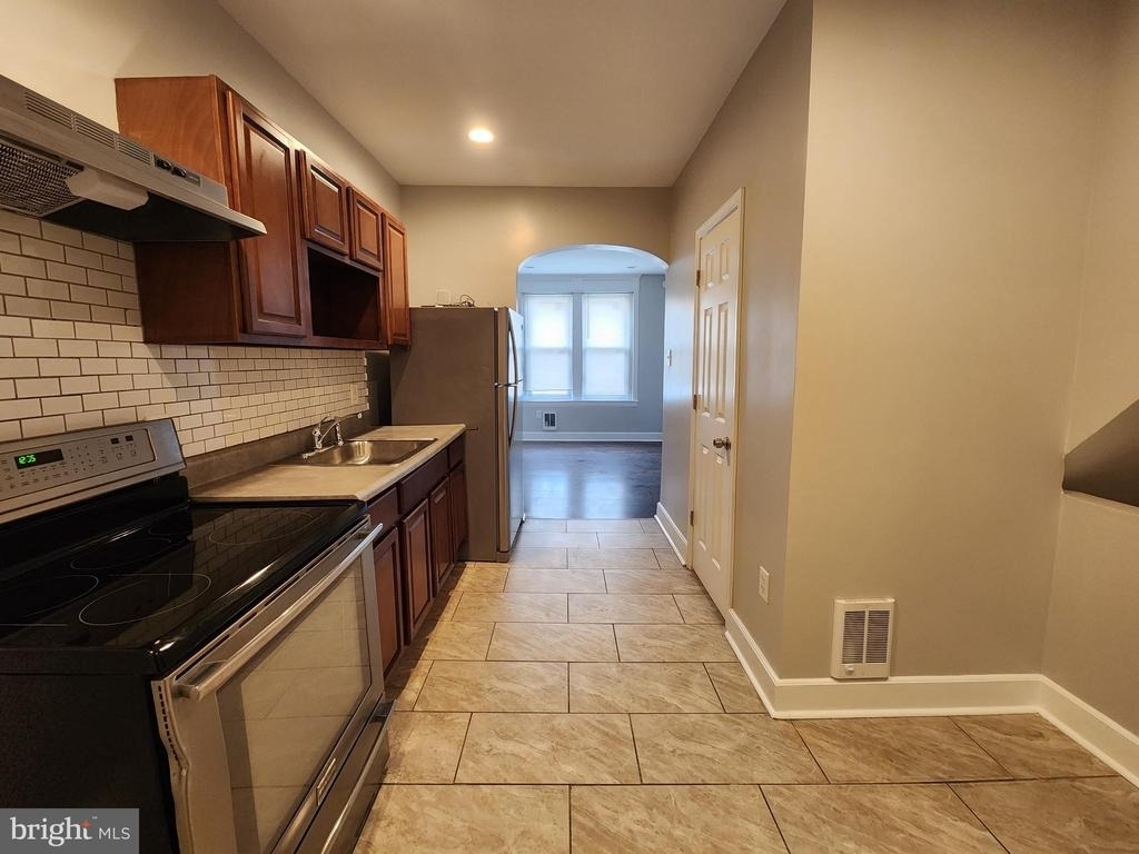 3114 W Gordon Street - Photo 3