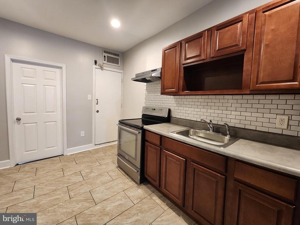 3114 W Gordon Street - Photo 2