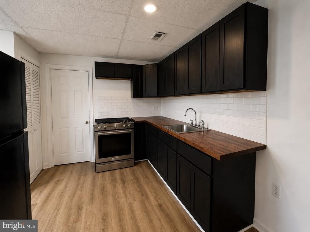 2115 W Ontario Street - Photo 1