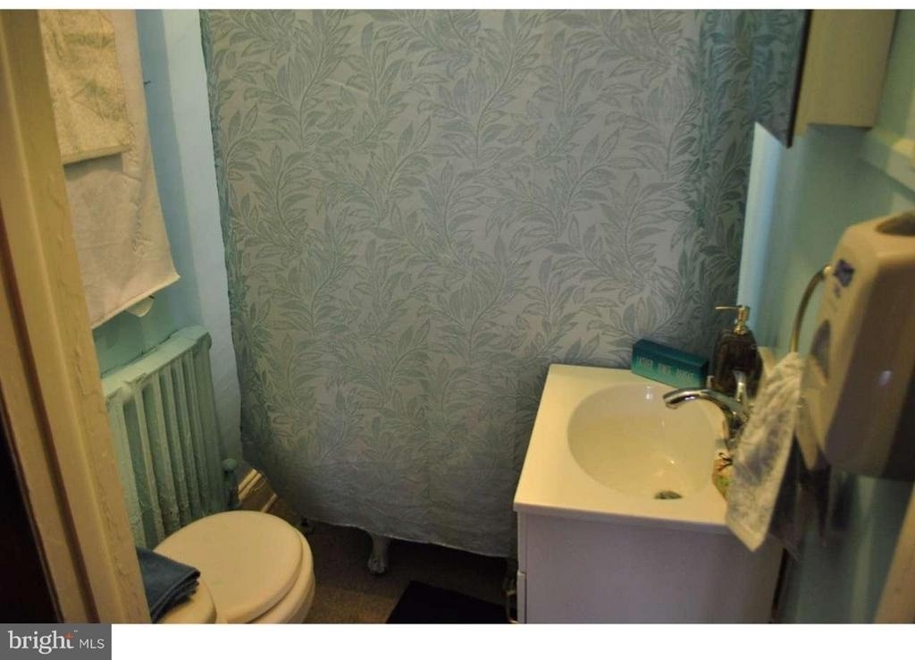 5027 Pine Street - Photo 3