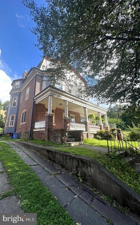 508 W Harvey Street - Photo 1
