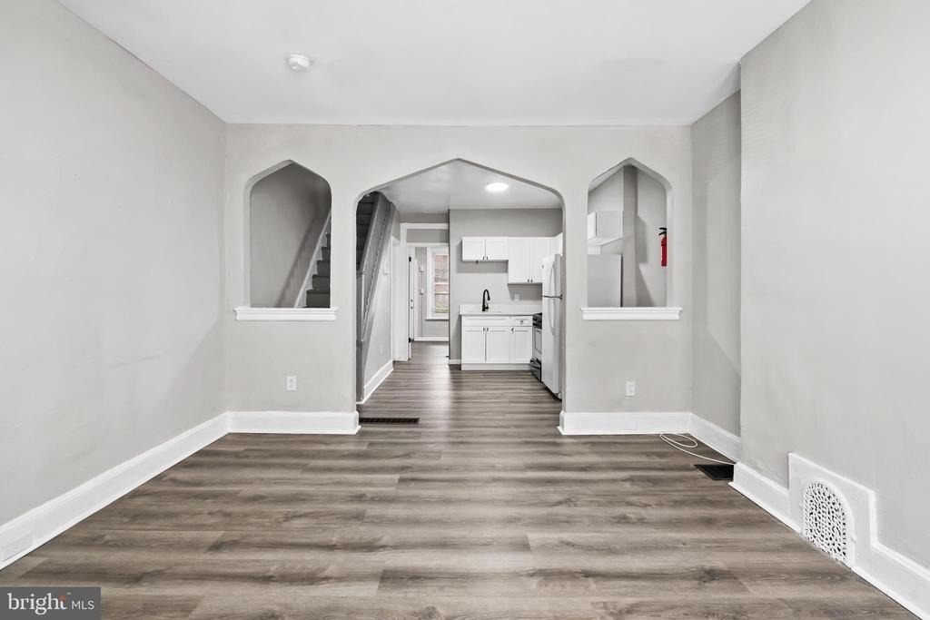 2511 W Oakdale Street - Photo 2