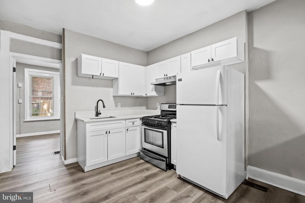 2511 W Oakdale Street - Photo 6