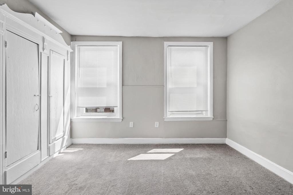 2511 W Oakdale Street - Photo 9