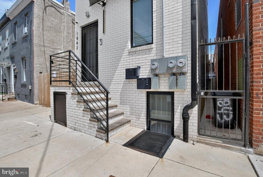 1843 E Hazzard Street - Photo 34