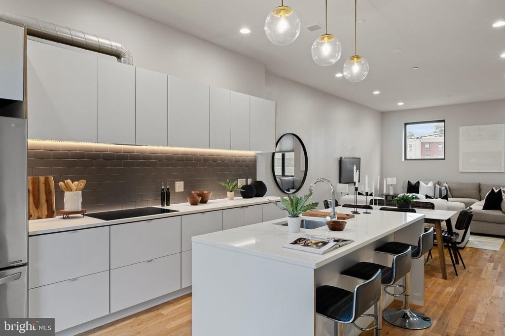 1720 Folsom Street - Photo 8