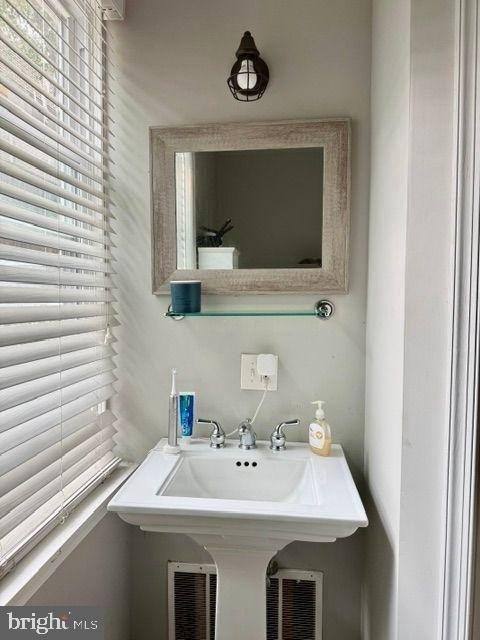 4537 Manayunk Avenue - Photo 3