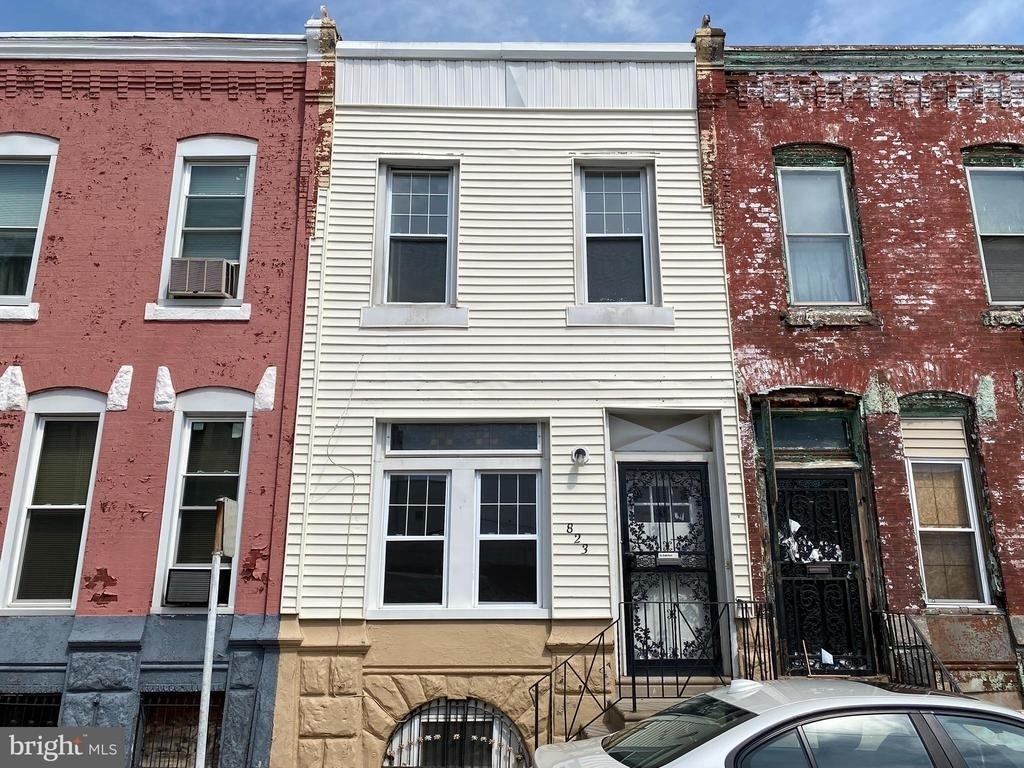 823 N Hutton Street - Photo 0