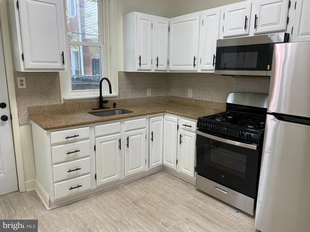 823 N Hutton Street - Photo 7