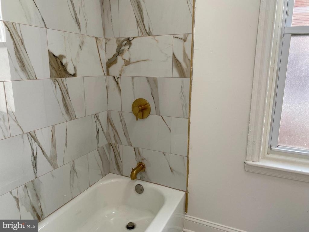 823 N Hutton Street - Photo 22
