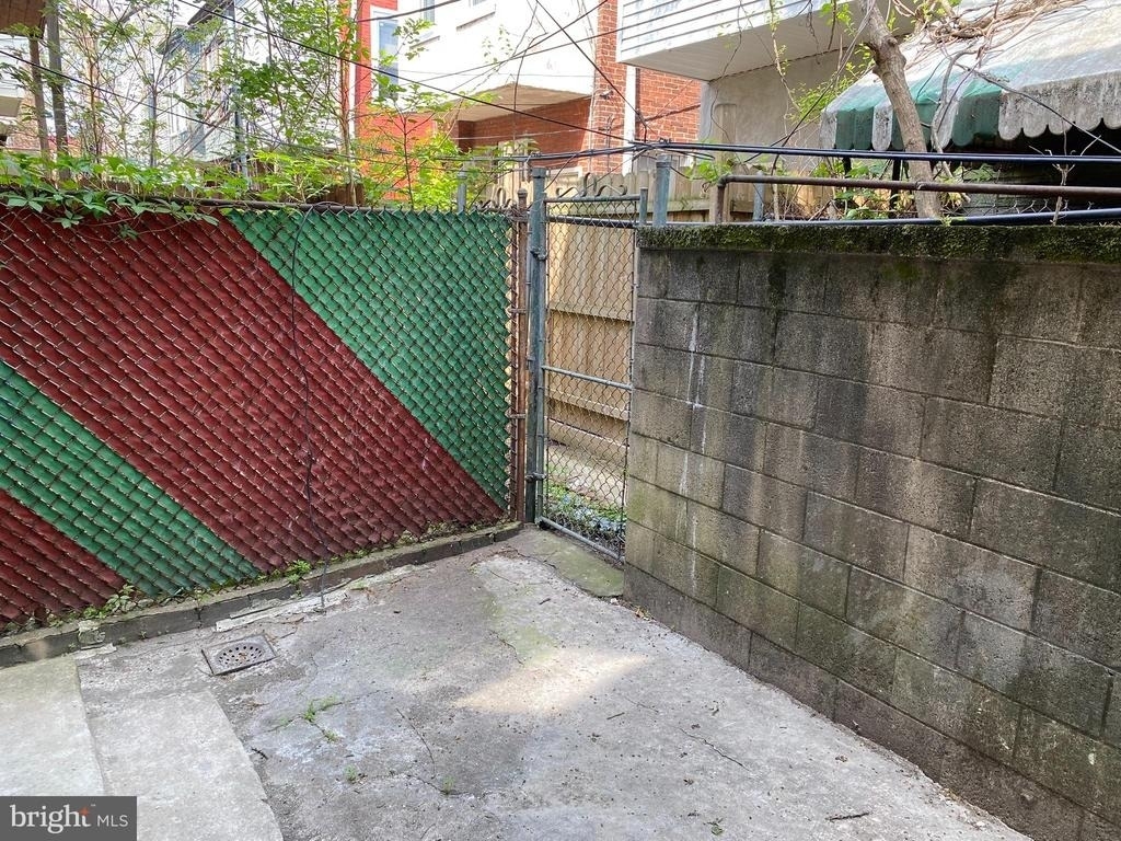 823 N Hutton Street - Photo 25
